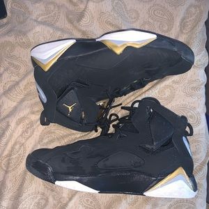 Jordan True Flight Black Metallic Gold